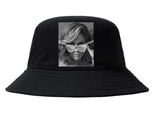 Vzhled klobouku Jennifer Lopez