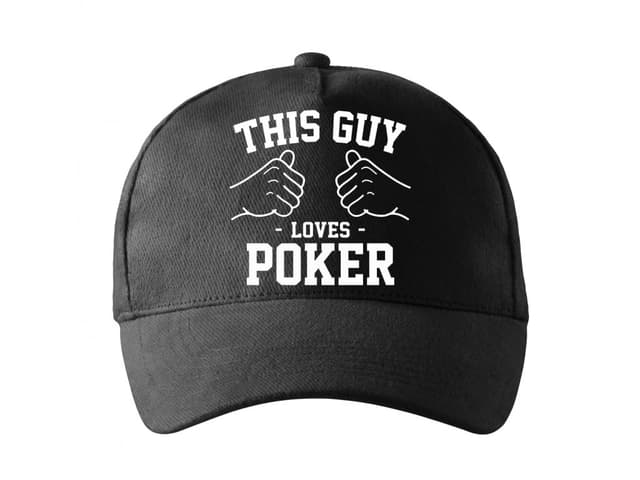 Tenhle kluk miluje poker kšiltovku